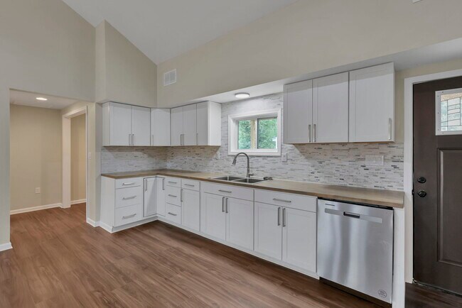 5170 Fairfield Beach Rd NE, Thornville, OH 43076 - photo 5