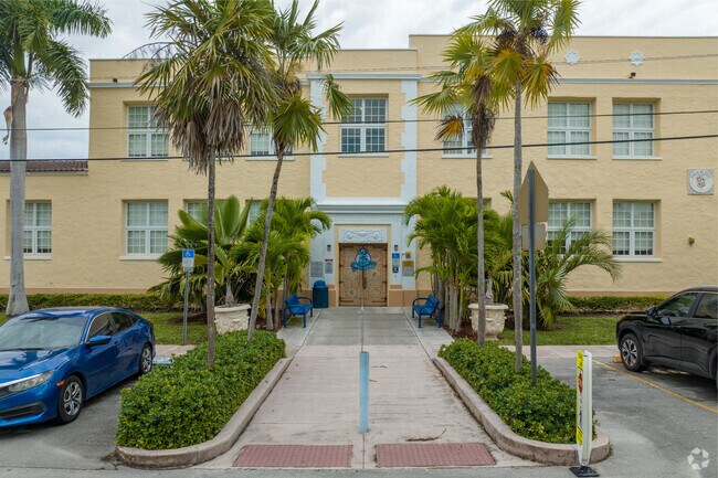 Ponce De Leon Middle School offers a great curriculum to its students.