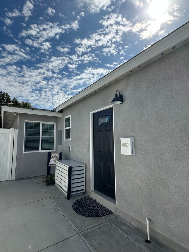 16656 Ross Ln unit ADU, Huntington Beach, CA 92647 - photo 4