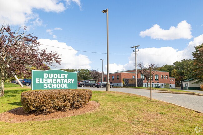 Dudley Elementary School students enjoy a student teacher ratio of 13:1.