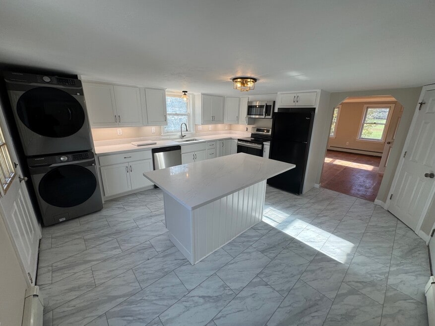 456 Mattakeesett St unit 3, Pembroke, MA 02359 - photo 1