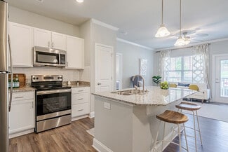 145 Retreat Dr, Pittsboro, NC 27312