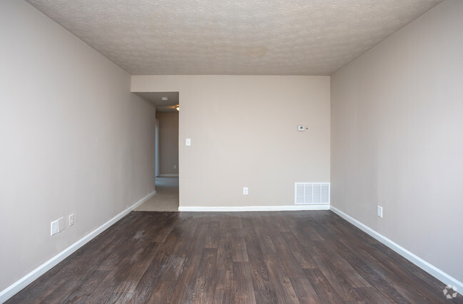 2BR, 1.5BA - 1,114 SF