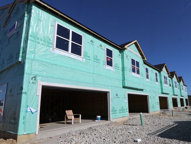 321 Kingsport Dr, South Elgin, IL 60177 - photo 2