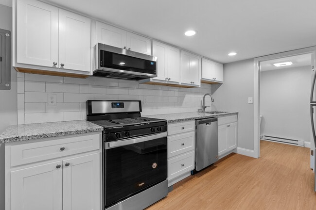 376 Arnolds Neck Dr unit 1, Warwick, RI 02886 - photo 6