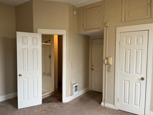 Camdon - 1 Bedroom - Central District - Vintage Charm, Seattle, WA 98122 - photo 4