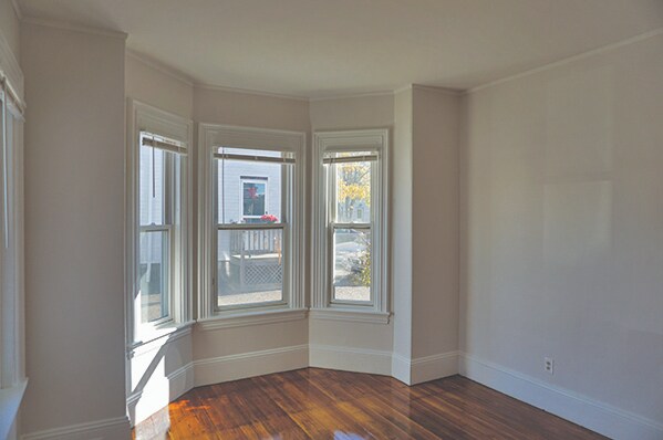 25 Maple St unit 25-1R, Waltham, MA 02453 - photo 7