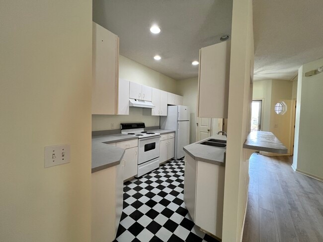 1600 Sturdivant Dr, Wilmington, NC 28403 - photo 5