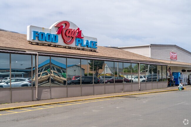 Ray's Food Place provides groceries for residents of Waldport.