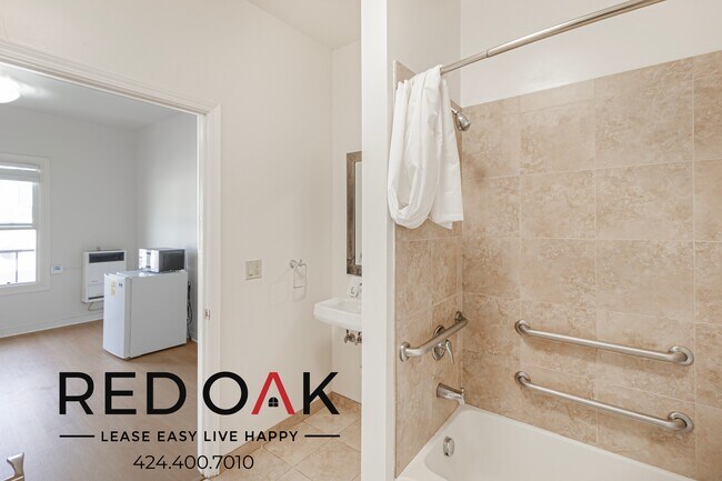 1509 Wilcox Ave unit 320, Los Angeles, CA 90028 - photo 3