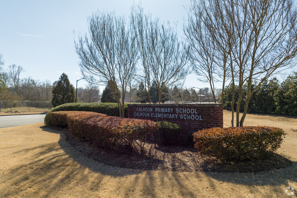 Calhoun Primary School and Calhoun Elementary School reside on the same campus.