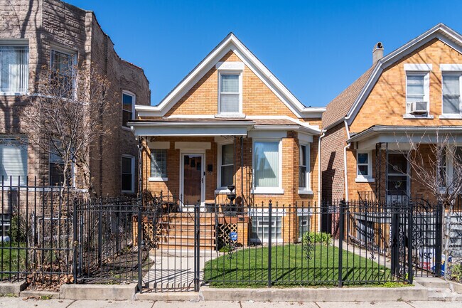 you can find many beautiful bungalow style homes in Humboldt Park.