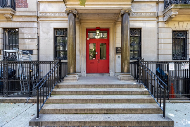 The entrance to Parkside School is located on West 74th Street.