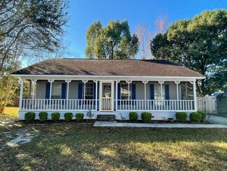 301 E Cedar St, Glennville, GA 30427