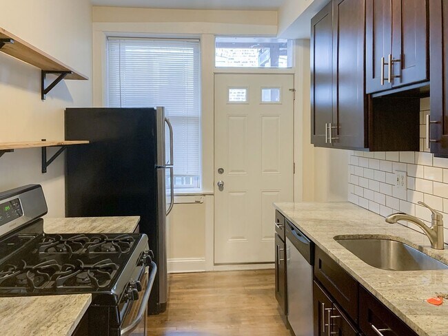 827 W Roscoe St unit 857-3S, Chicago, IL 60657 - photo 5