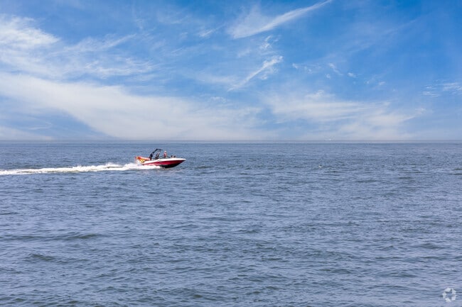The Atlantic Ocean is Avalon's biggest draw.