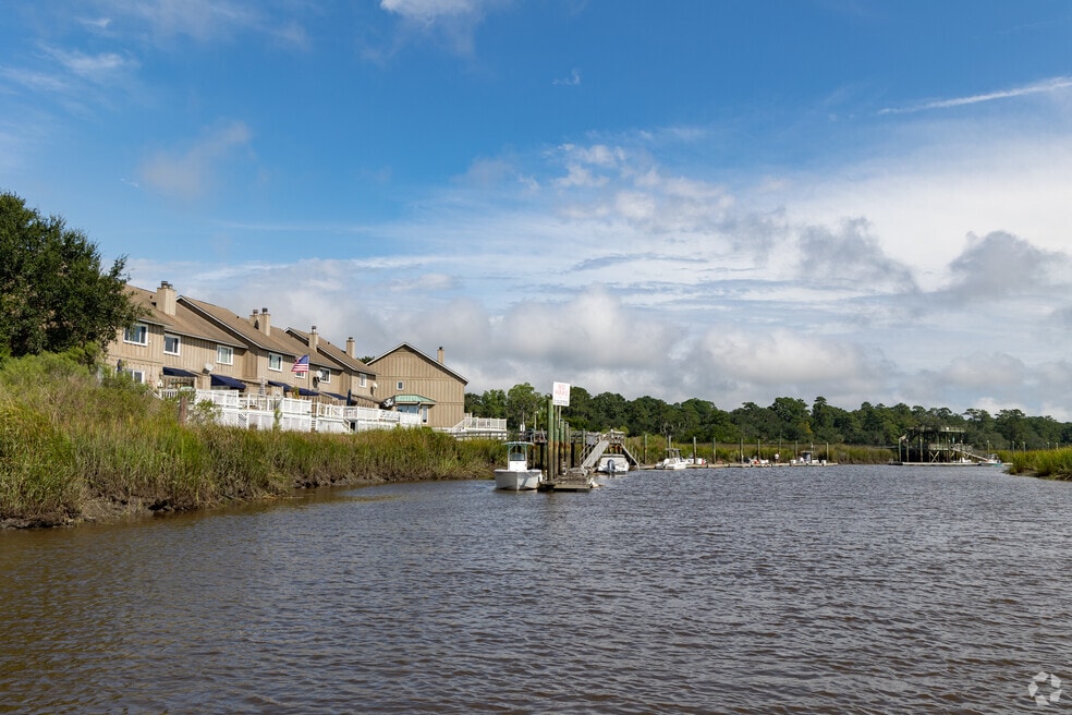 Leeds Gate-Colonial Village