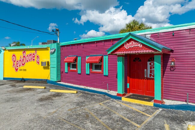 The Redbone's is highly recommended by Morningside locals.