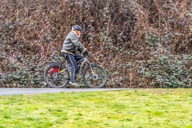 Sheridan Beach has easy access to the Burke-Gilman Trail nearby.
