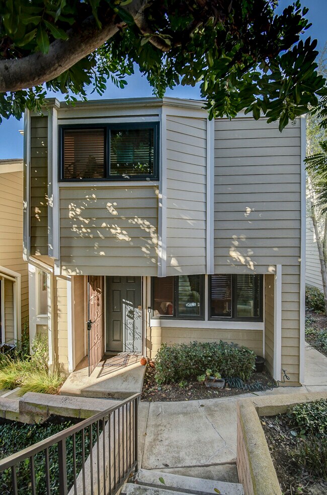 11 Seamist Ct, Newport Beach, CA 92663