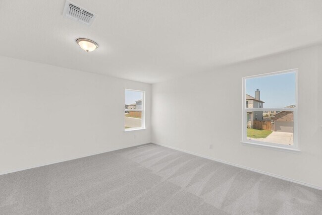 200 Colonel McNally Loop, Jarrell, TX 76537 - photo 4