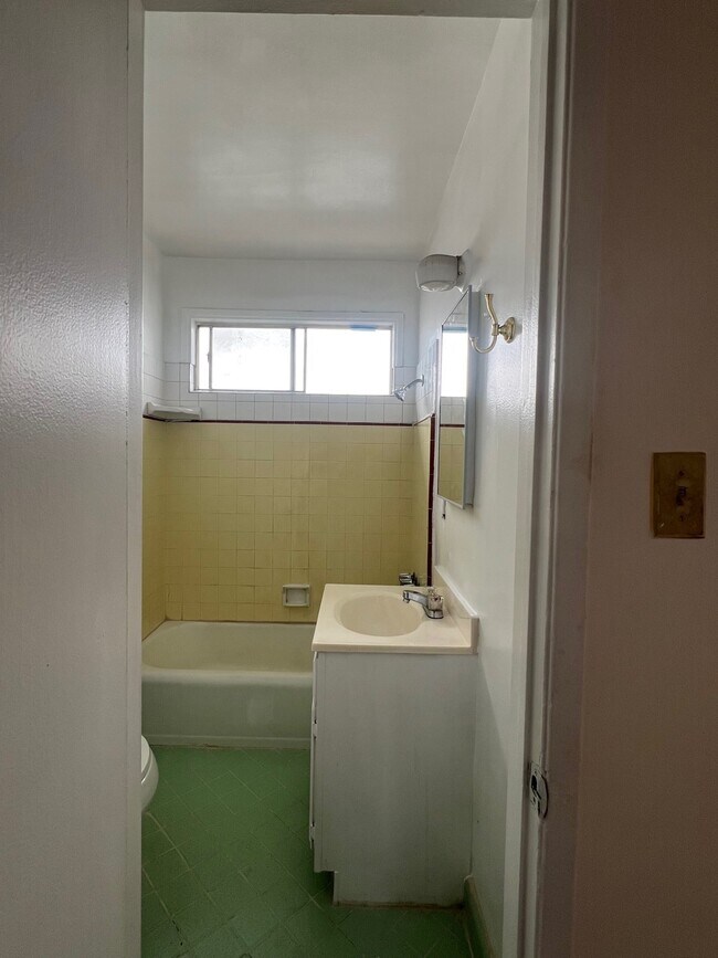 873 N Hoover St unit 873 1-2, Los Angeles, CA 90029 - photo 7