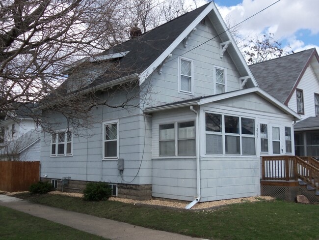 1301 Grant Ave, Waterloo, IA 50702 - photo 2