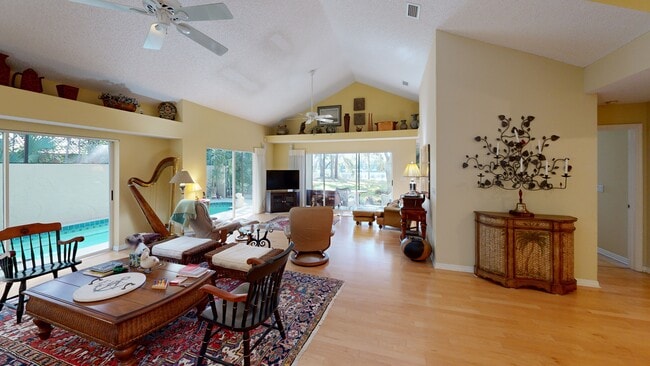 4480 Ascot Cir S, Sarasota, FL 34235 - photo 2