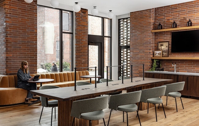 J.COOPERS ROW, Washington, DC 20003 - photo 6