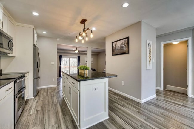 5338 Anchor Ct, Fairfax, VA 22032 - photo 4