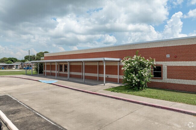 Lanier Middle School serves grades 5-6.