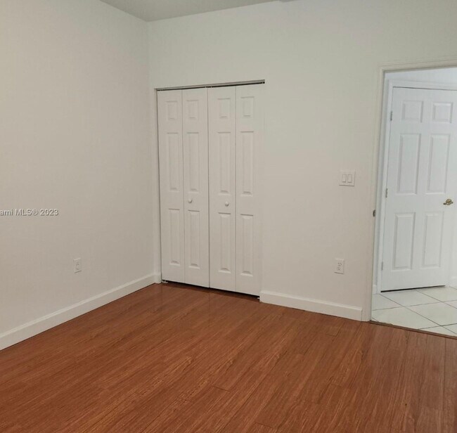 11525 NW 71st St, Doral, FL 33178 - photo 4