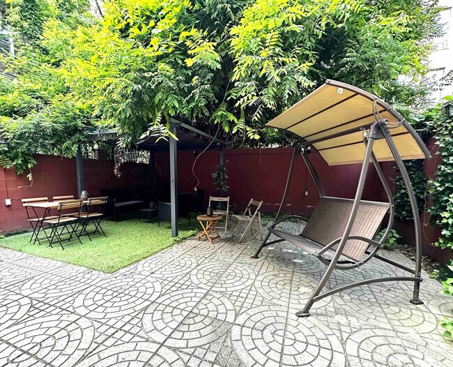 305 E 104th St unit ID1032006P, New York, NY 10029 - photo 2