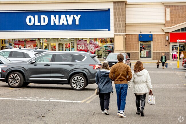 Old Navy in Lake Grove remains a go-to spot for affordable, everyday clothing and accessories.