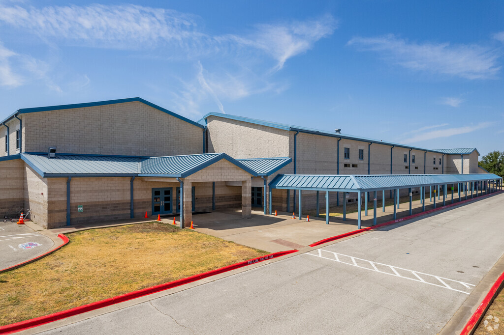 Bagdad Elementary School is located in West Leander, Texas.