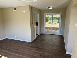 2037 E 31st St, Ashtabula, OH 44004