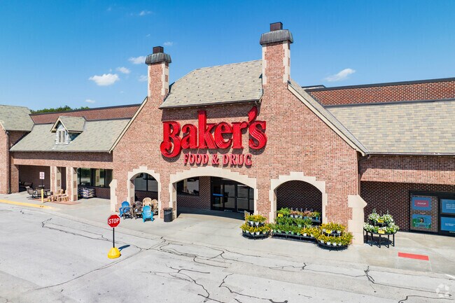 Baker’s near Raven Oaks offers groceries, produce, and essentials for local residents.