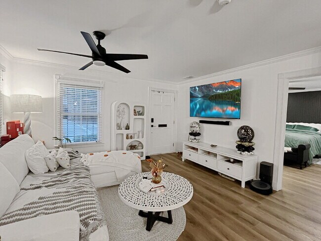 429 Montgomery St unit A, Savannah, GA 31401 - photo 3