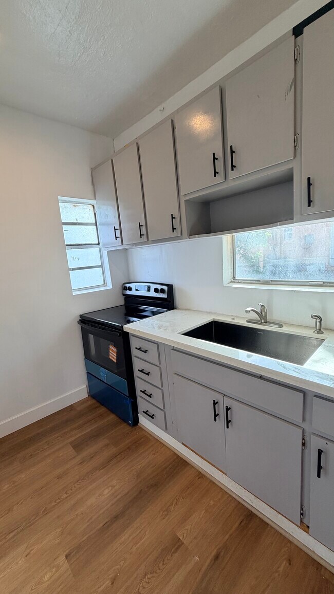 414 Phippen Waiters Rd unit 2, Dania Beach, FL 33004 - photo 7