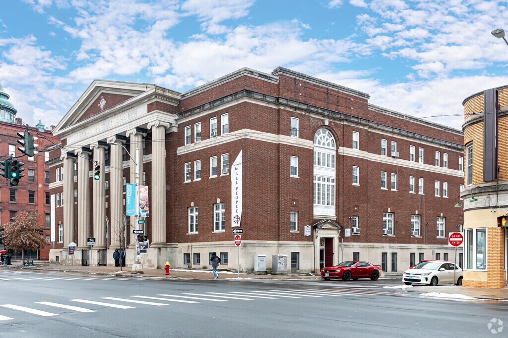 Grace Academy is a tuition free middle school for girls in Hartford.