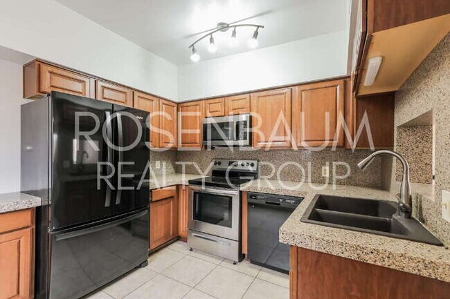 1810 E Blacklidge Dr unit 417, Tucson, AZ 85719 - photo 6