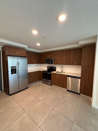 1234 NW 8th Ct Unit B19, Miami, FL 33136