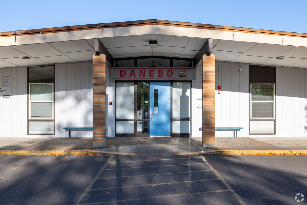 Danebo Elementary School serves grade levels 1-5 on Candlelight Dr in Eugene.