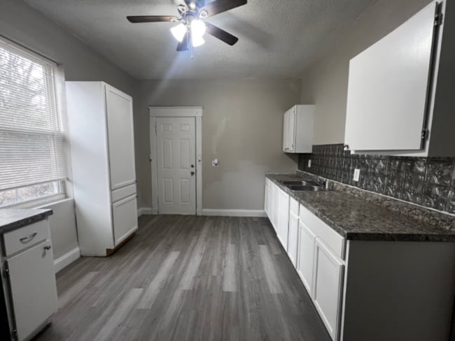 3534 Flora Ave, Kansas City, MO 64109 - photo 3