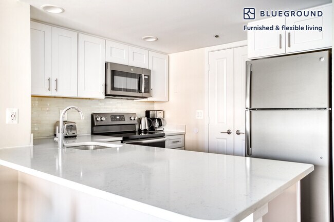 2500 Clarendon Blvd unit FL5-ID519, Arlington, VA 22201 - photo 6