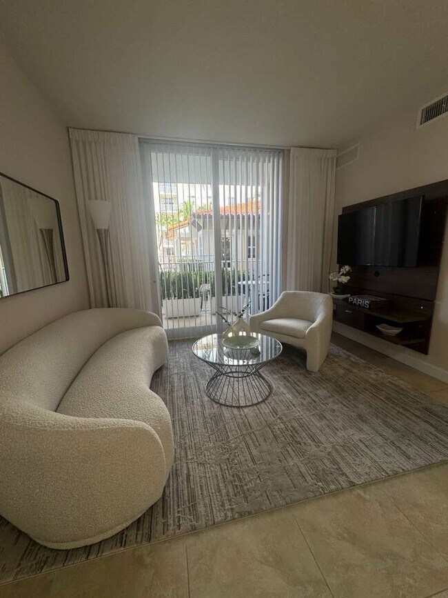 8246 NW 48th St unit C2, Doral, FL 33166 - photo 3