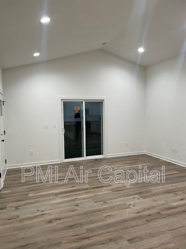 5273 Pinecrest Ct N, Bel Aire, KS 67220 - photo 3