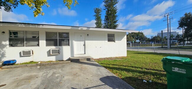 1051 NW 27th Ave, Fort Lauderdale, FL 33311 - photo 2