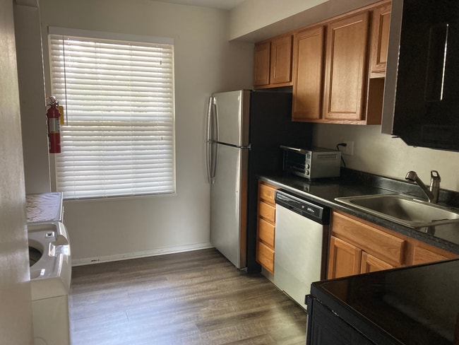 625 McGuffey Ave unit 304, Oxford, OH 45056 - photo 2