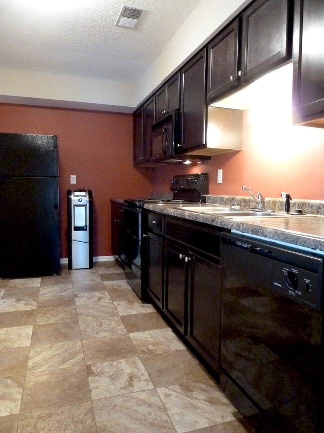 595 Belland Ave, Vadnais Heights, MN 55127